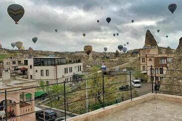 هتل Yellow Stone House