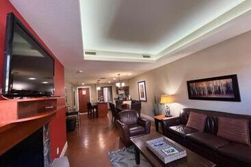 Luxury Resort 2bedroom 2bath Sleeps 6 945 Square Feet