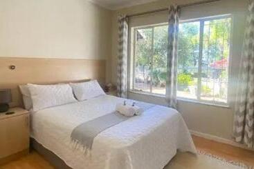 پانسیون Aphiroom Guesthouse
