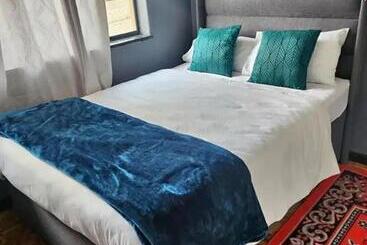 پانسیون Aphiroom Guesthouse