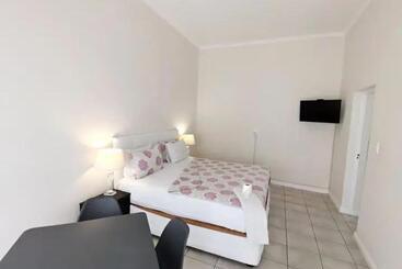 پانسیون Aphiroom Guesthouse