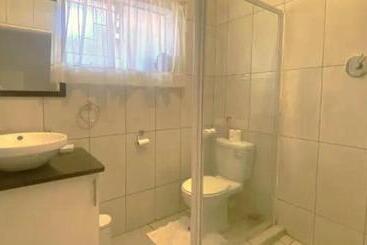 پانسیون Aphiroom Guesthouse