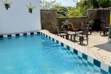 پانسیون Casa Gloria Hostal