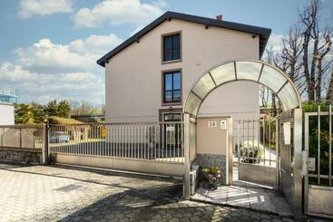 پانسیون Lucy’s House
