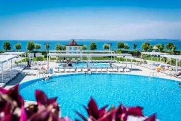 هتل آپارتمان Premier Fort Beach 4