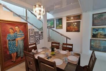 Sillero Painting Gallery And Hostel