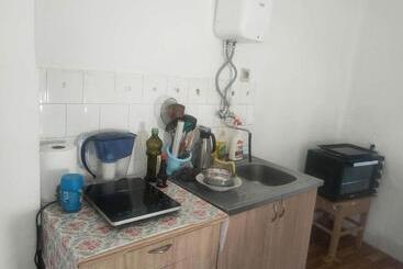 تختخواب و صبحانه Cozy Hotel With Breakfast