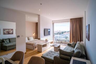 هتل Budva Center Suite
