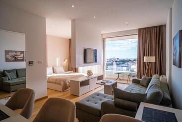 هتل Budva Center Suite
