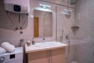 هتل Budva Center Suite