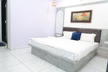 Отель Hari Home Stay