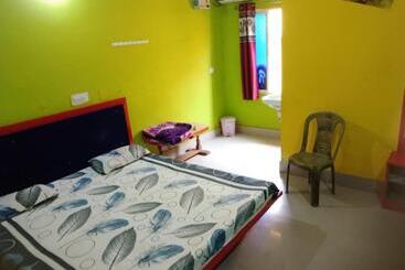 هتل Sun Plaza Near Konark Sun Temple  Couple Friendly Best Choice Of Travellers