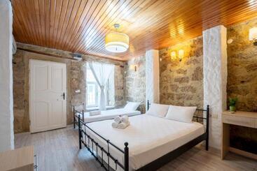 İmerek Taş Ev Otel Alaçatı