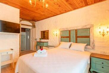 İmerek Taş Ev Otel Alaçatı