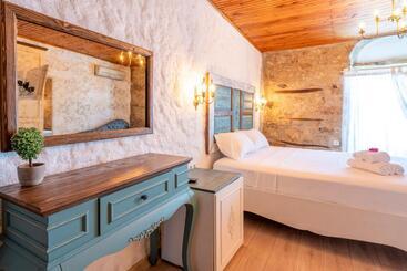 İmerek Taş Ev Otel Alaçatı