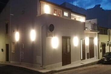پانسیون Allumaro House
