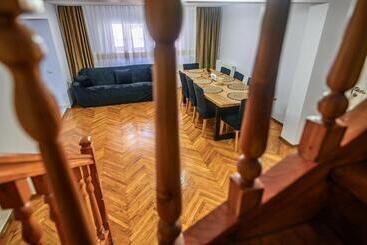 膳宿费 Alpine Bliss Sinaia