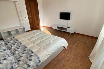پانسیون Aurora Rooms