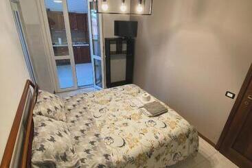 پانسیون Aurora Rooms