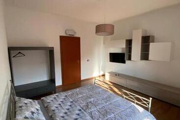 پانسیون Aurora Rooms