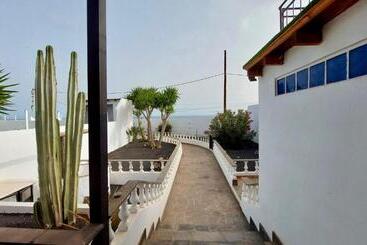 پانسیون Lanzarote Hostel