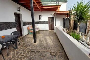 پانسیون Lanzarote Hostel
