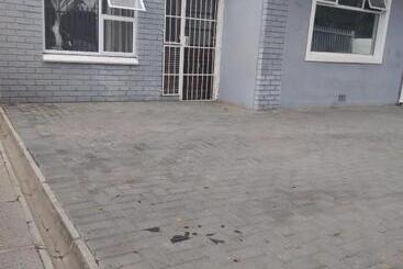 پانسیون Ludinz Guest House, Self Catering