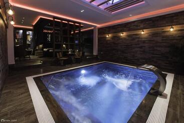 Vera Hotel Villa