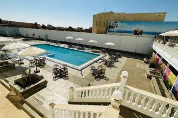Badr Hotel & Resort El Kharga