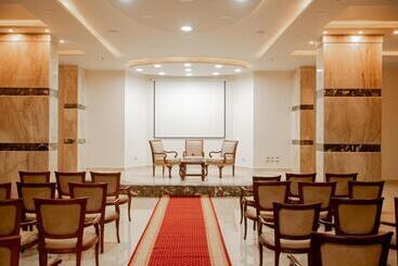 Badr Hotel & Resort El Kharga