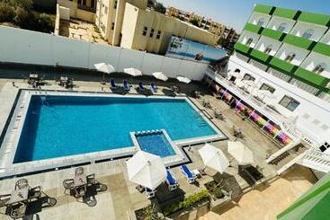 Badr Hotel & Resort El Kharga