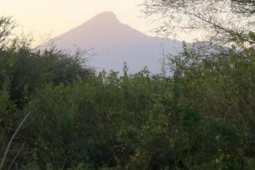 تختخواب و صبحانه Golf View Private Bungalow