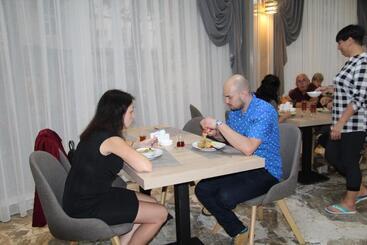 هتل Ariva Center