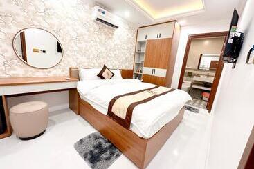 Chuly Moon Motel