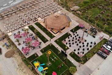 هتل Aria Beach Resort By Hana Turismo