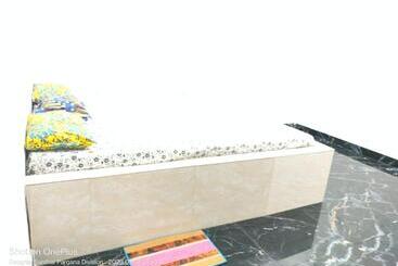 هتل Family Suites By Parinay