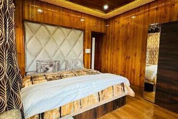 هتل Frosty Mountain Resort