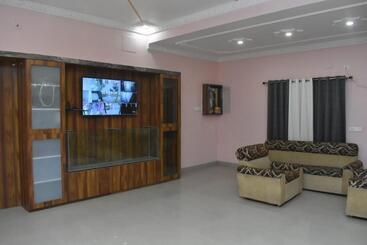 هتل Pushp Vatika