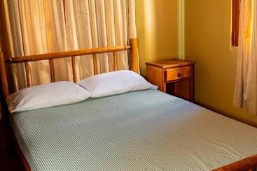 Roxy S Mountain Lodge - Dominica
