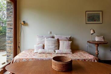 پانسیون Cap De Creus : Bungalow, Jardin Y Vista Al Mar