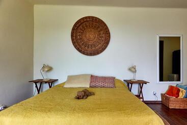 پانسیون Cap De Creus : Bungalow, Jardin Y Vista Al Mar