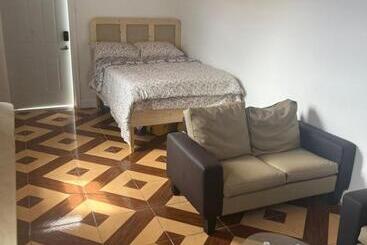 تختخواب و صبحانه Sanandros Airbnb