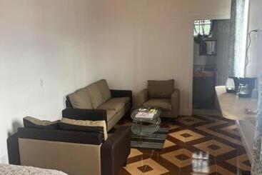 تختخواب و صبحانه Sanandros Airbnb