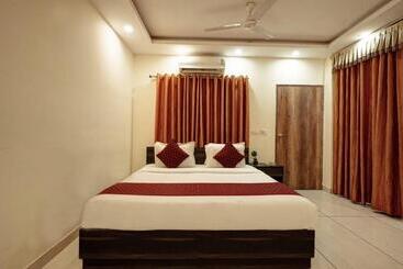 هتل Cozy Cave Luxury