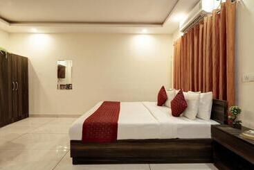 هتل Cozy Cave Luxury