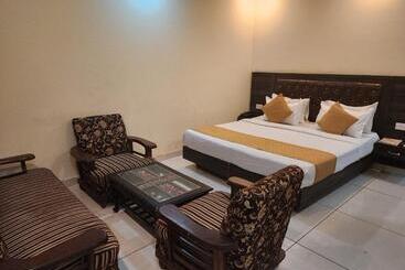 هتل Cozy Cave Luxury