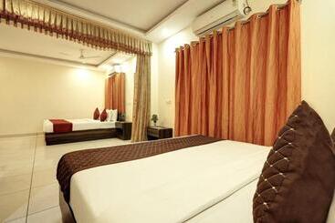 هتل Cozy Cave Luxury