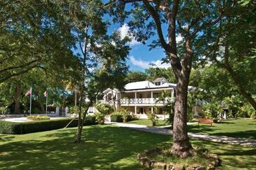 هتل La Hacienda Bellevue