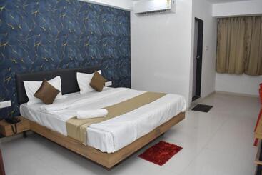 هتل Karan International ,aurangabad