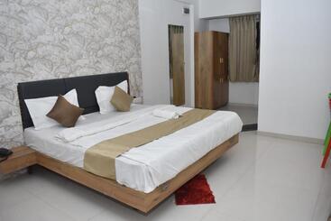 هتل Karan International ,aurangabad